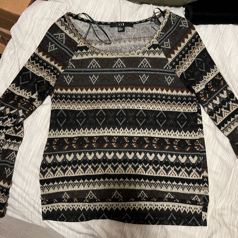Forever21 | Small Long Sleeve Top